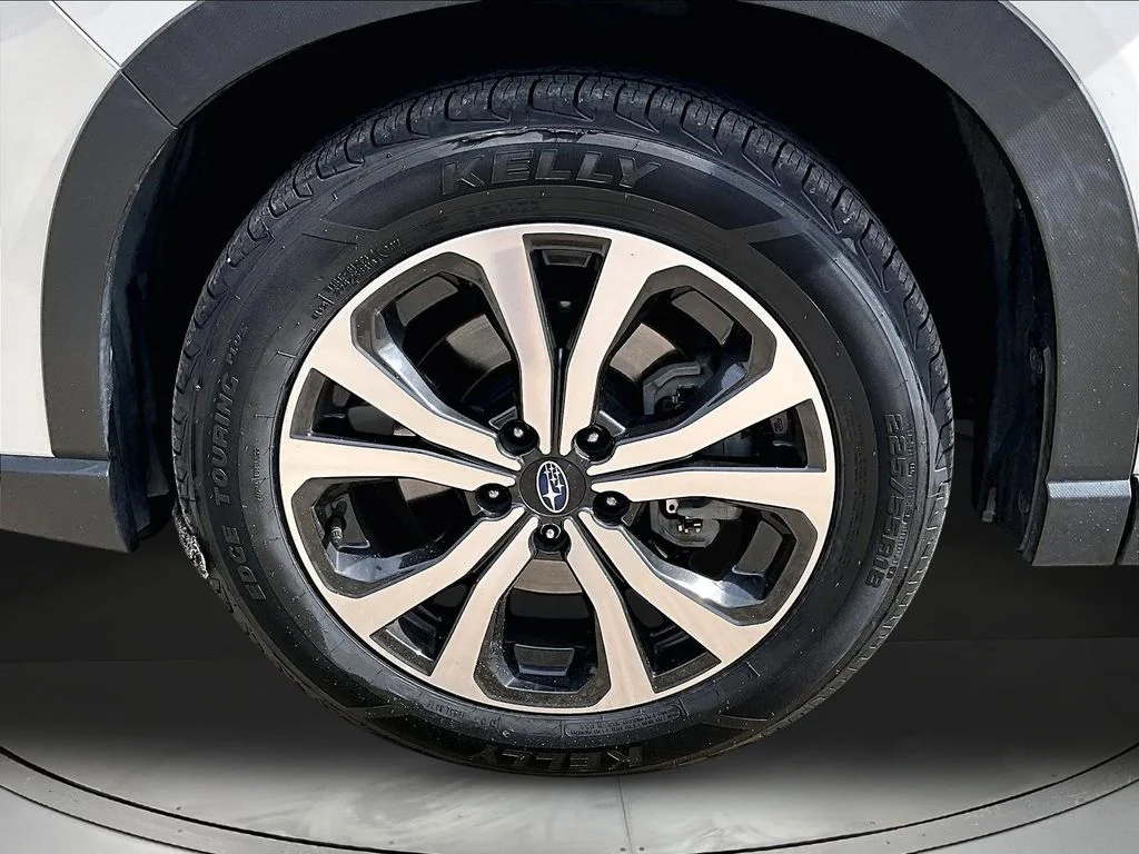 Used 2020 White Subaru Limited image 35