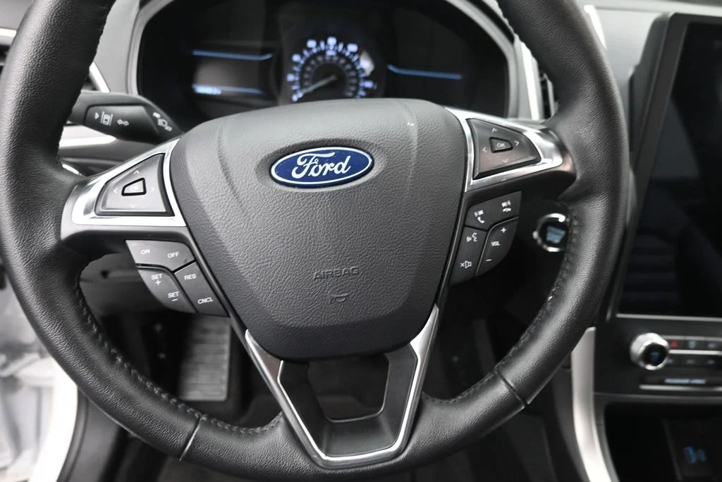 Used 2024 White Ford SEL image 17