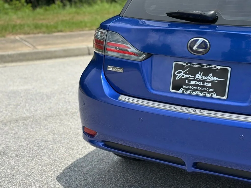 Used 2013 Blue Lexus 200h image 12