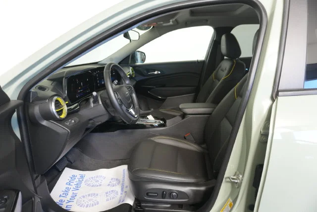 Used 2025 Green Chevrolet ACTIV image 25