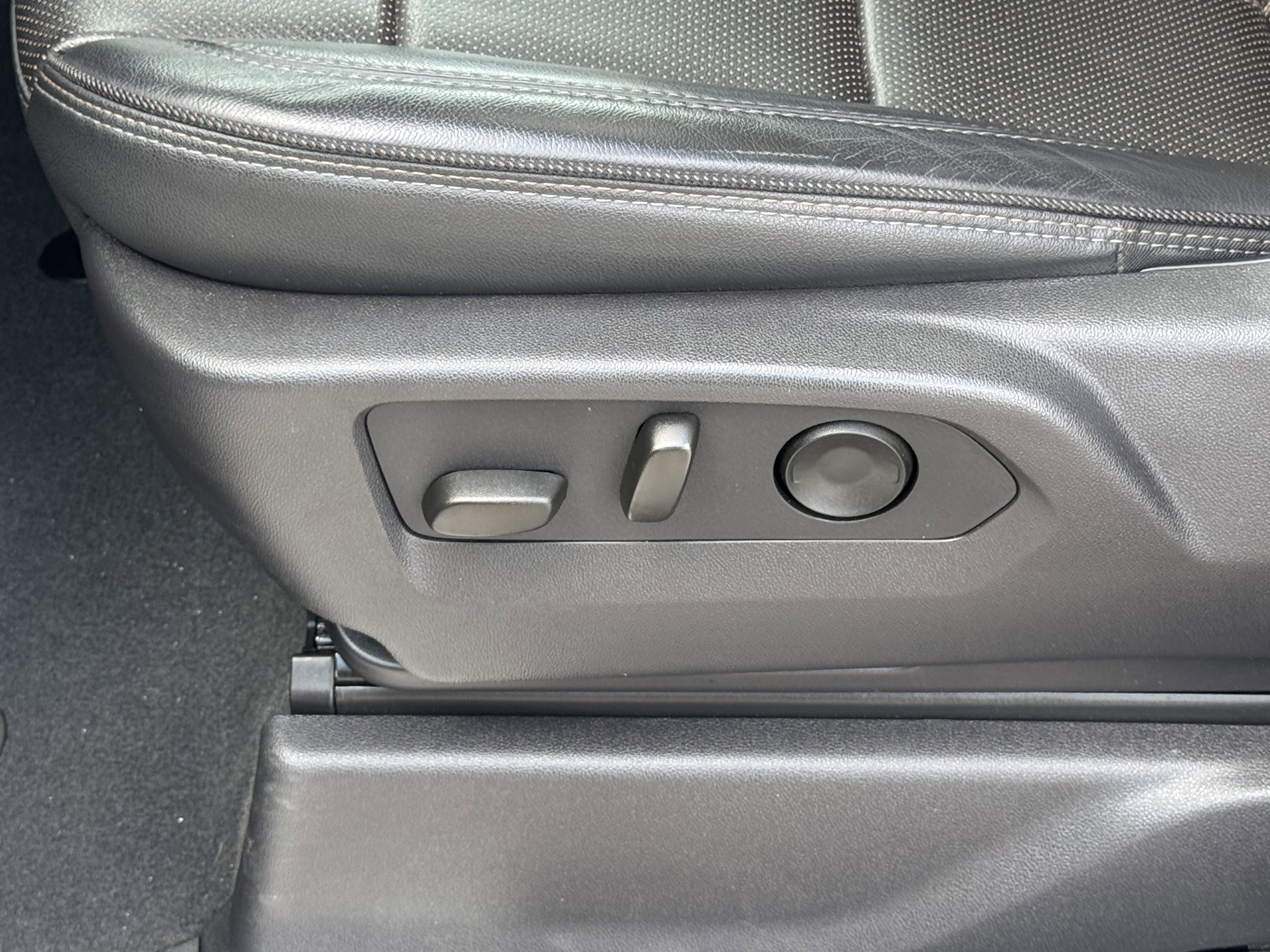 Used 2024 Sterling Gray Metallic Chevrolet High Country image 28
