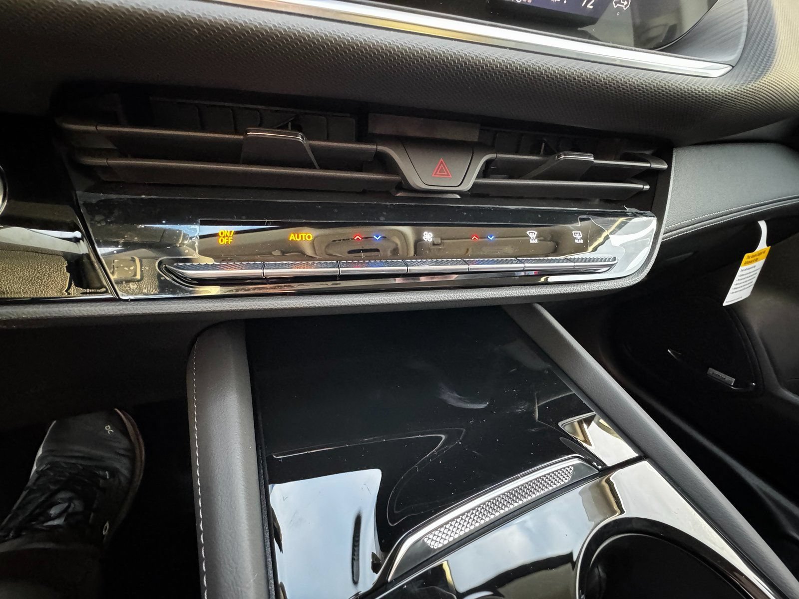 New 2026 Iridescent White Tricoat Buick Preferred image 21