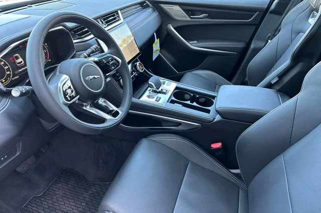 New 2026 Santorini Black Jaguar P250 R-Dynamic S image 9