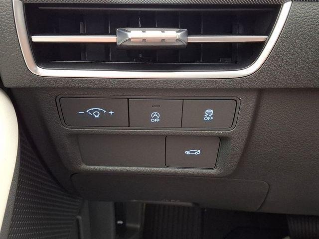 New 2026 White Hyundai SE image 25