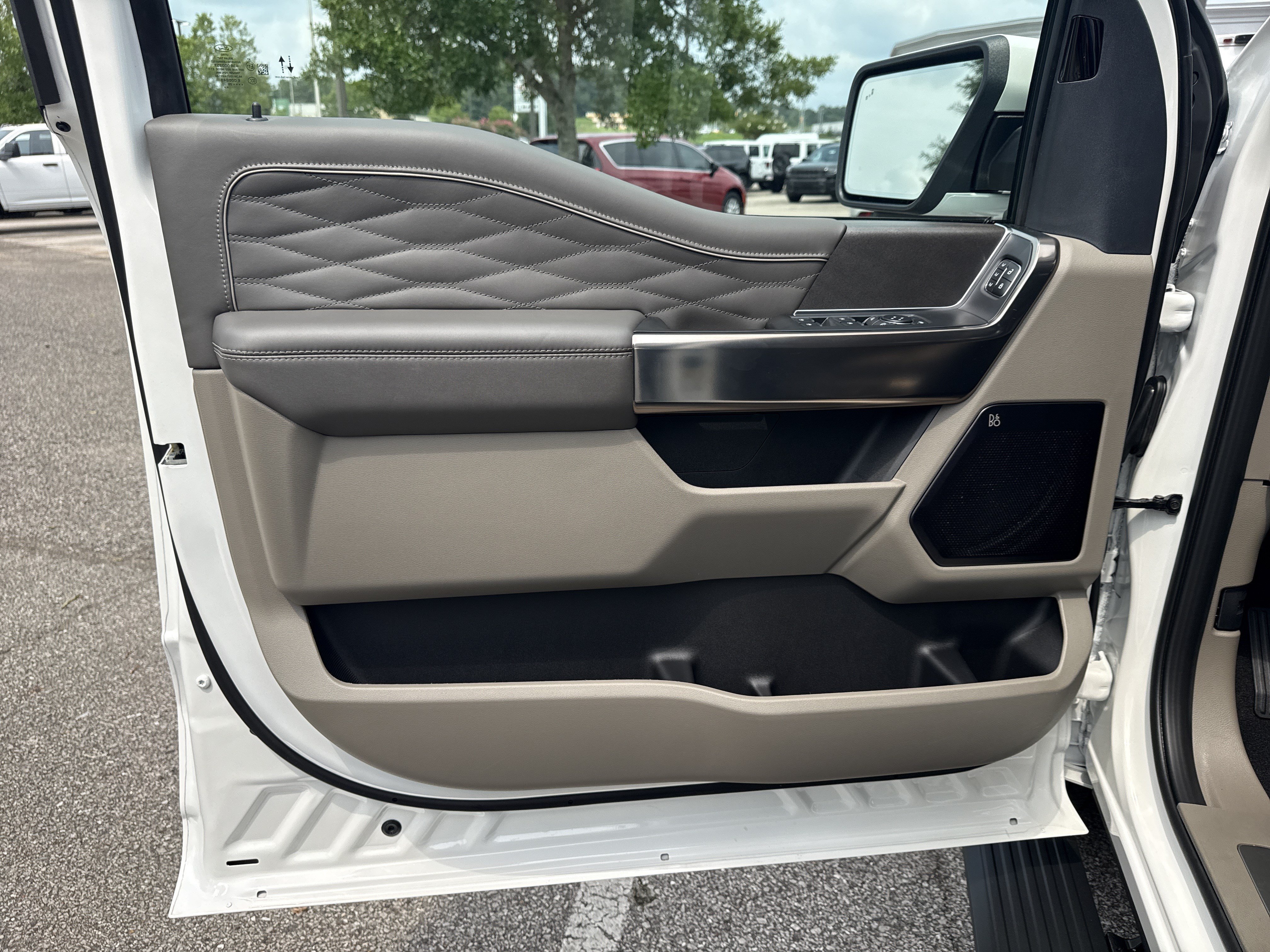 Used 2026 White Ford Platinum image 10