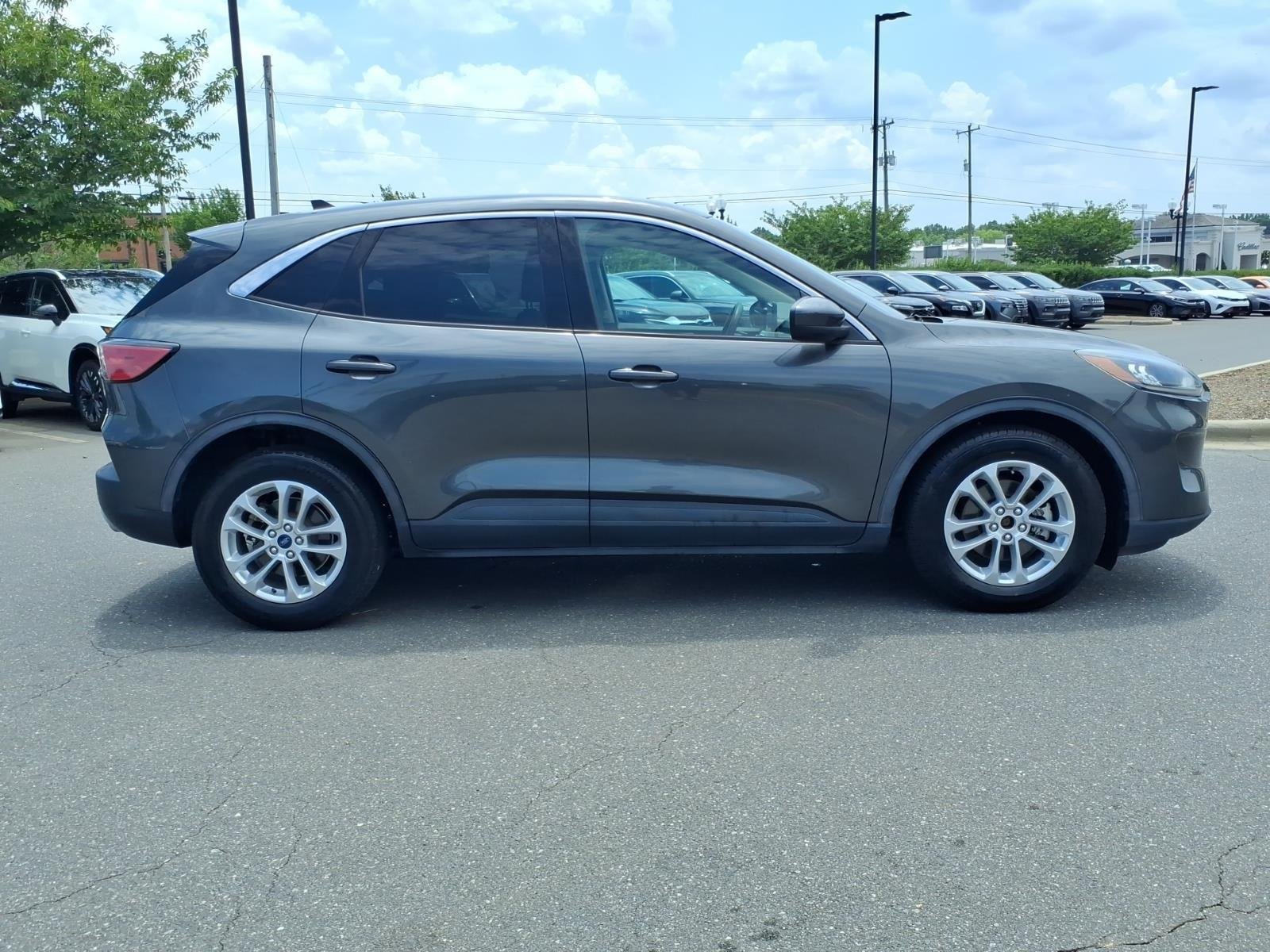 Used 2020 Magnetic Ford SE image 9