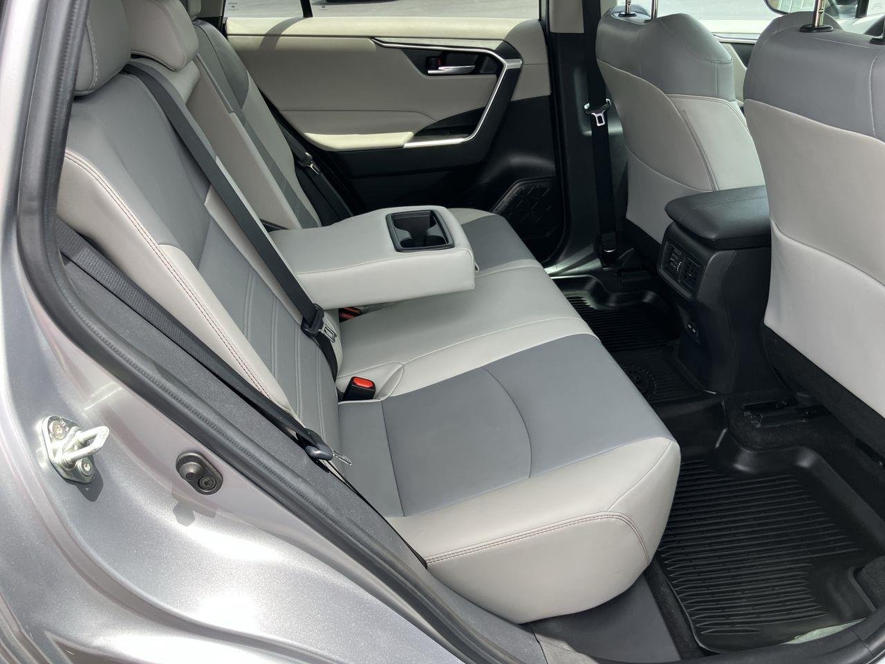 Used 2023 Silver (Silver Sky Metallic) Toyota XLE Premium AWD image 30