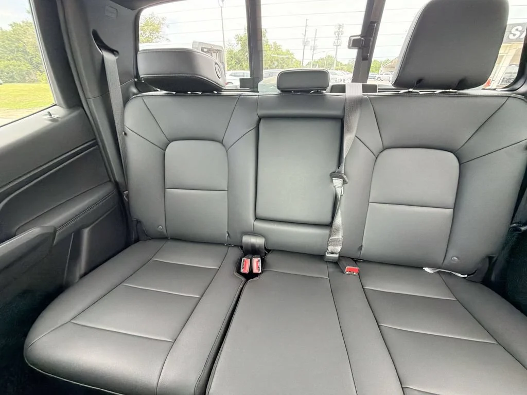 New 2026 Sterling Metallic GMC Elevation image 13
