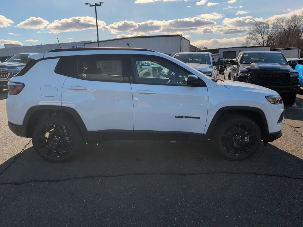 New 2026 Bright White Clearcoat Jeep Latitude image 2