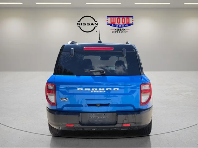Used 2022 Blue Metallic Ford Outer Banks image 3