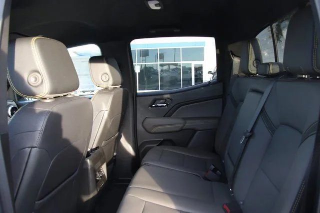 2026 Chevrolet Colorado ZR2 - Photo 16