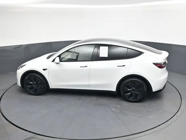 Used 2025  Tesla Long Range image 25