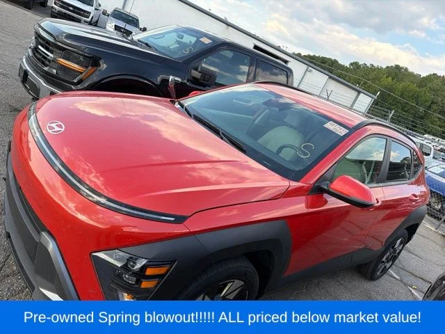 Used 2024 Orange Hyundai SEL image 3