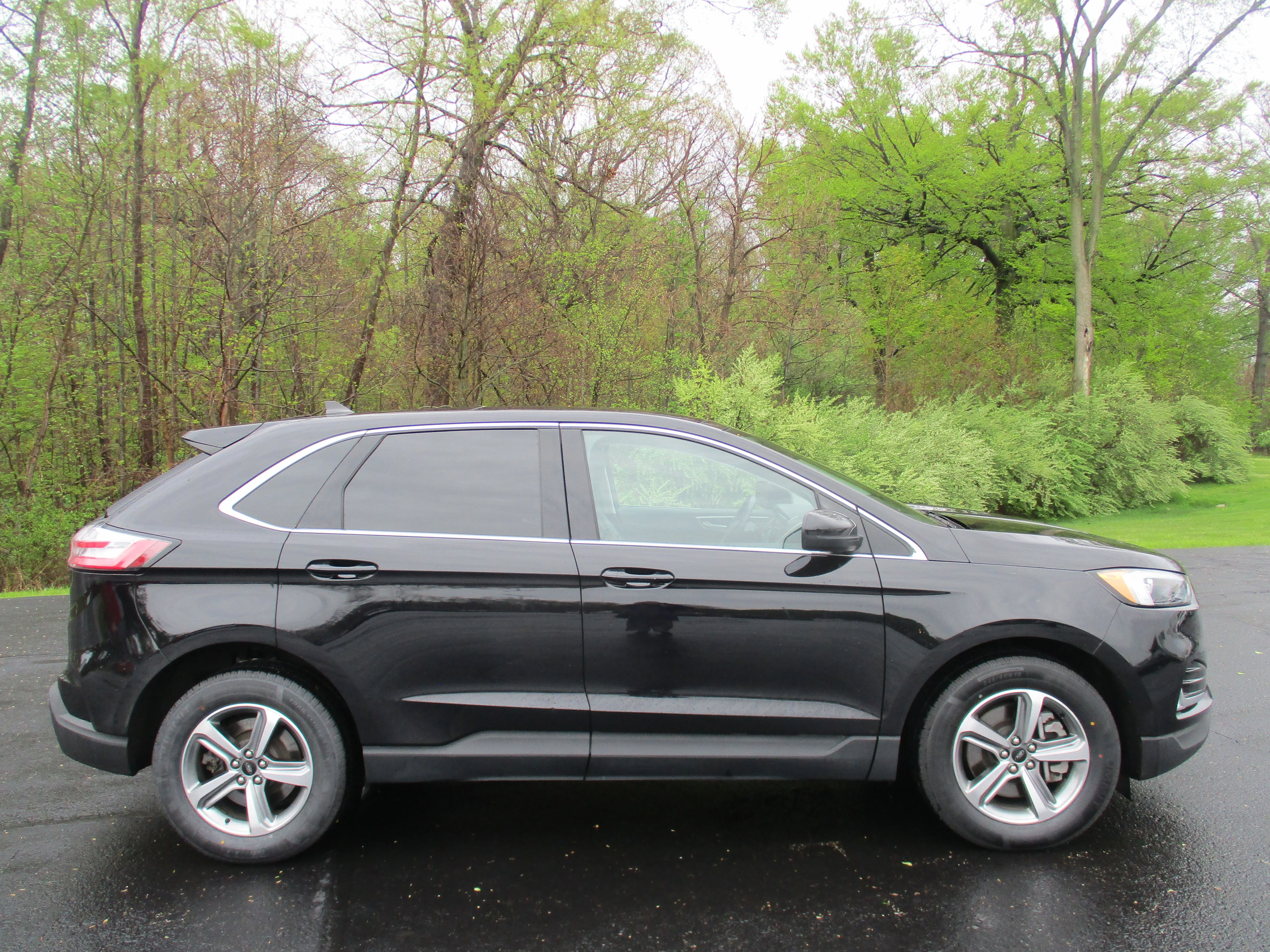 Used 2023 Agate Black Metallic Ford SEL image 52