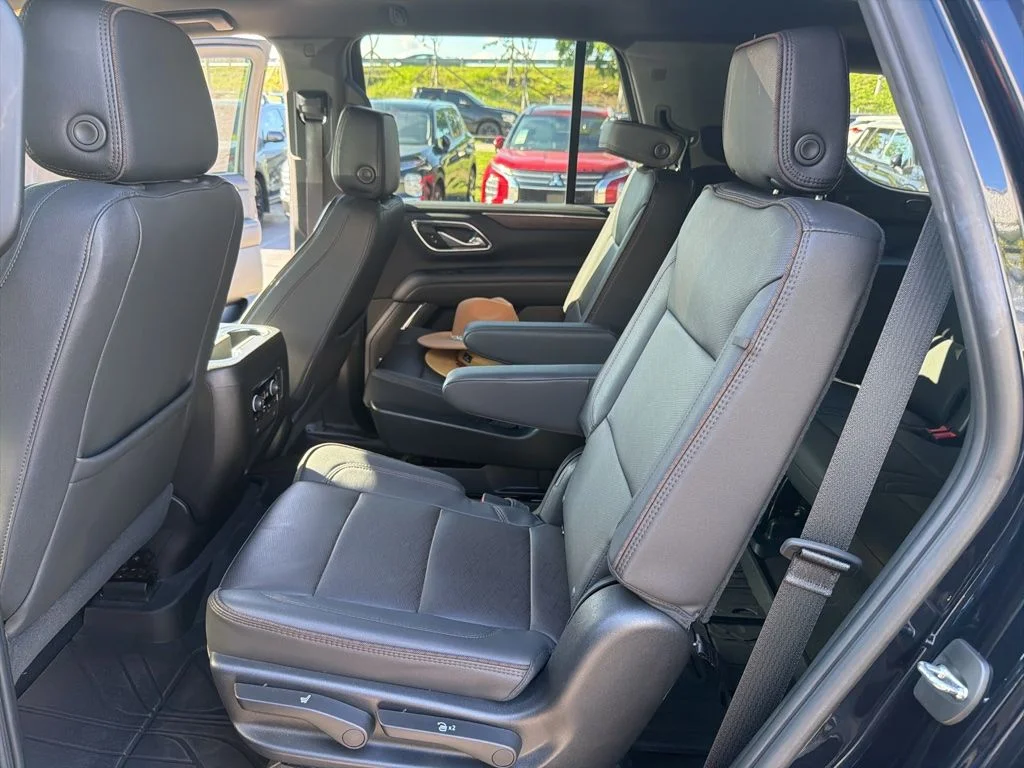Used 2023 Midnight Blue Metallic Chevrolet High Country image 10