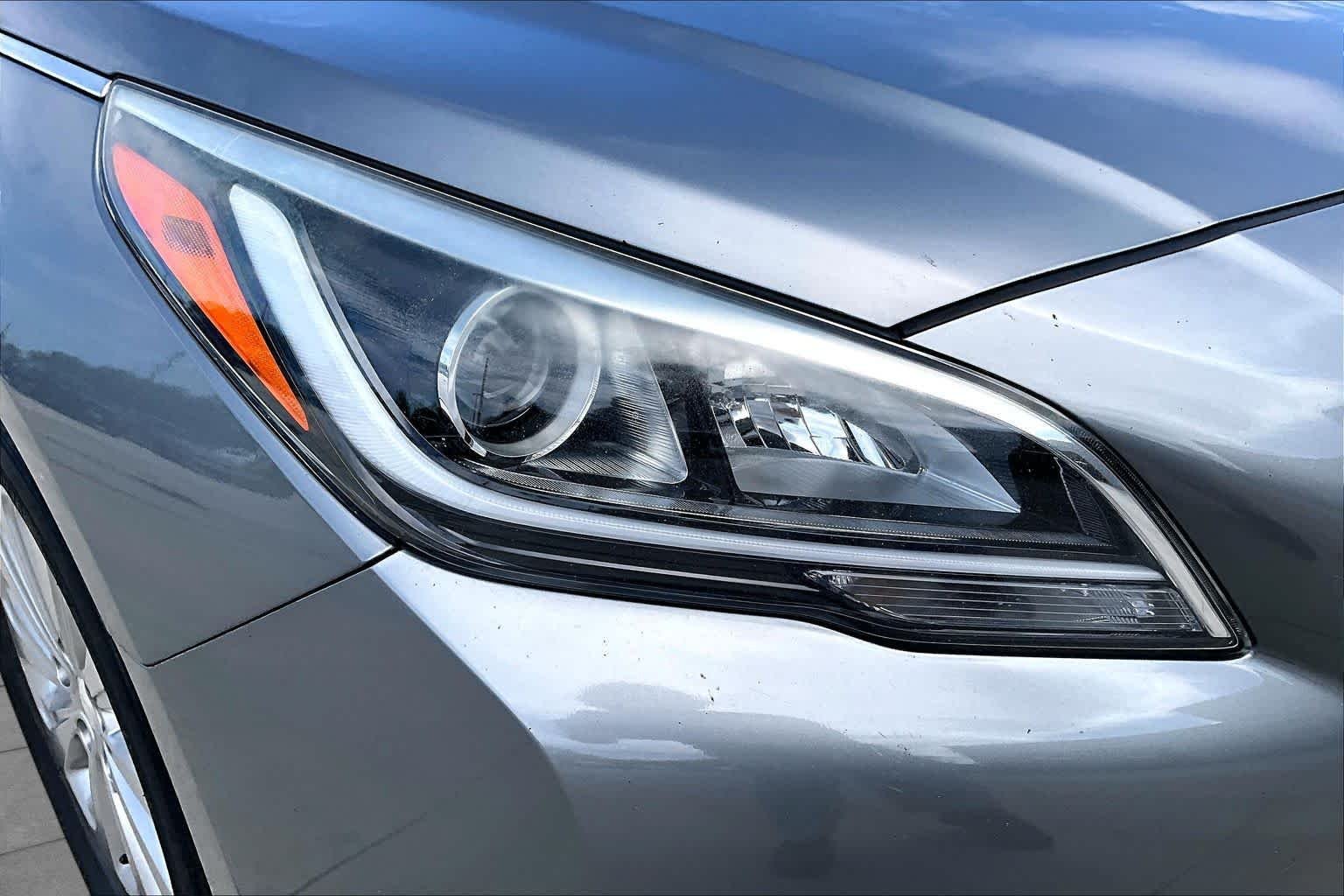 Used 2017 Metropolis Gray Hyundai SE image 26