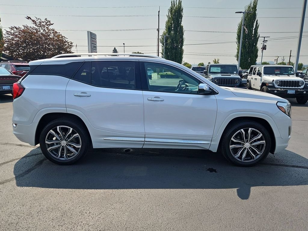 Used 2020 White Frost Tricoat GMC Denali image 7
