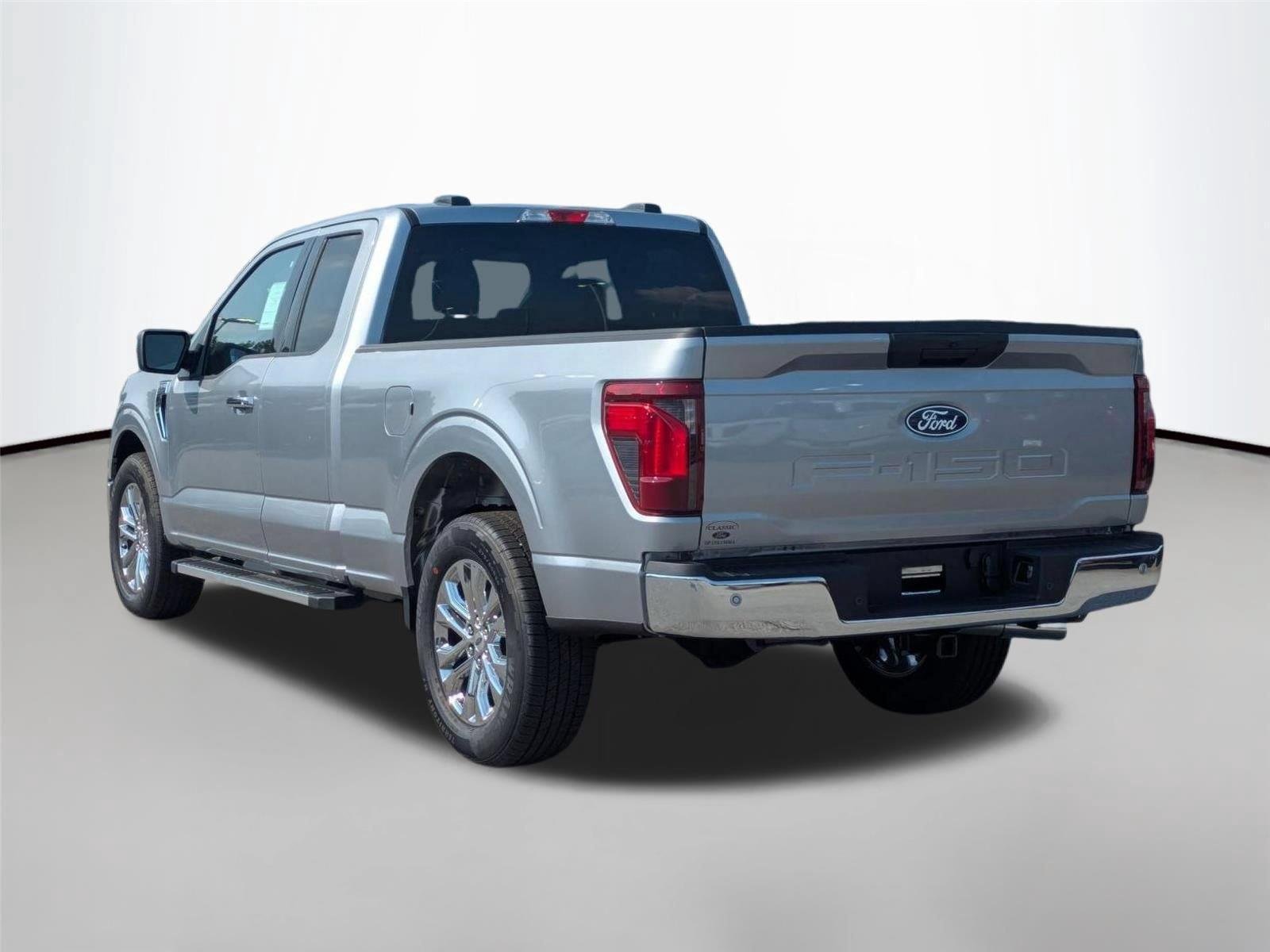New 2026 Iconic Silver Metallic Ford XLT image 7