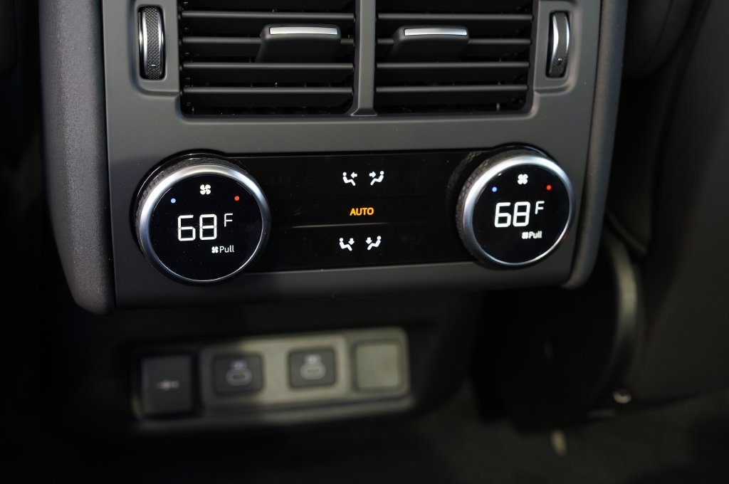 New 2026 Fuji White Land Rover Dynamic SE image 29