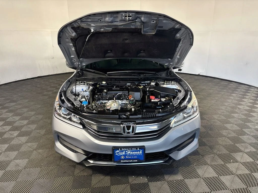 Used 2016 Silver Honda LX image 21
