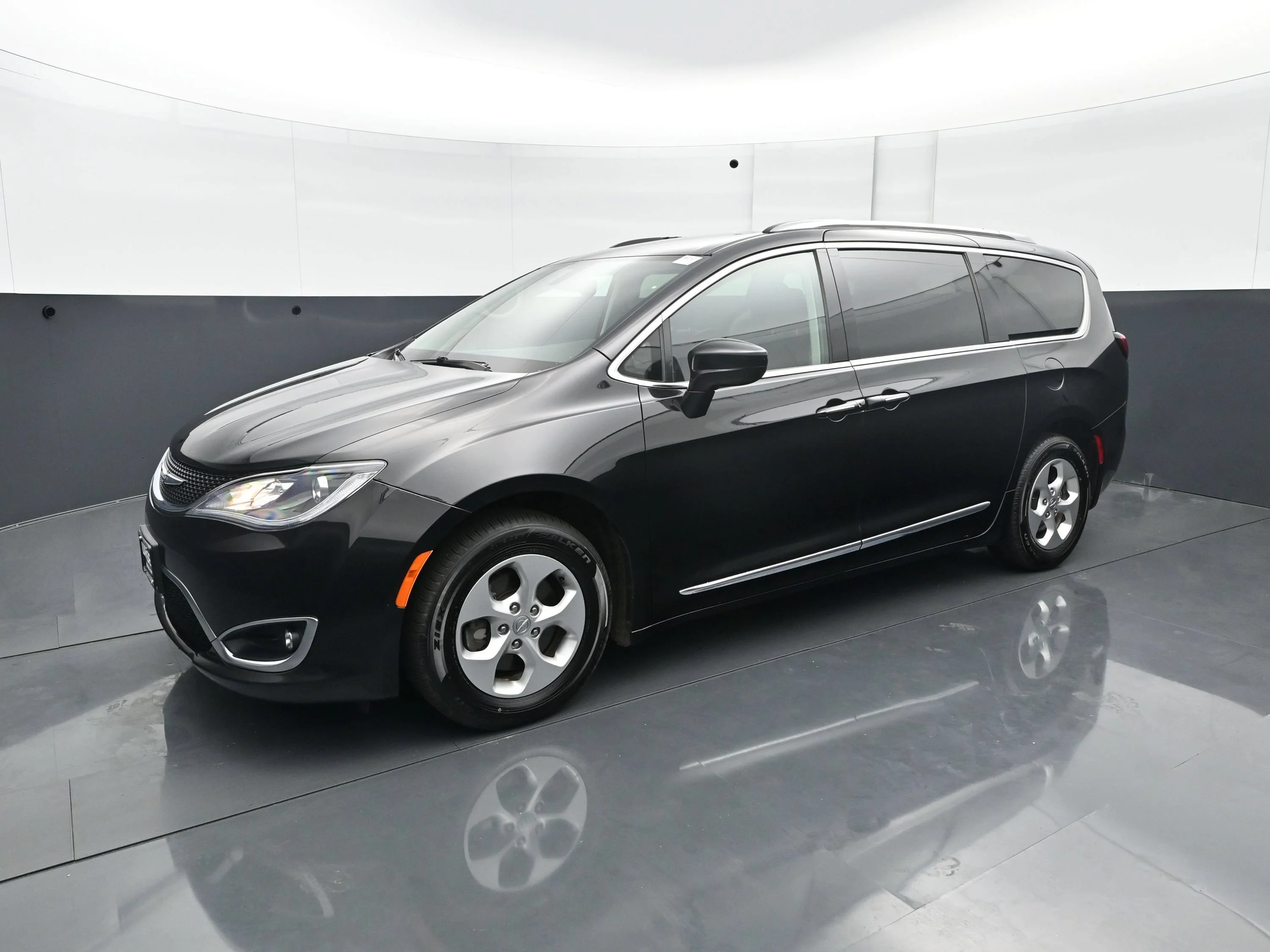 Used 2017 Chrysler Pacifica Touring-L Plus with VIN 2C4RC1EG2HR771605 for sale in Burnsville, Minnesota