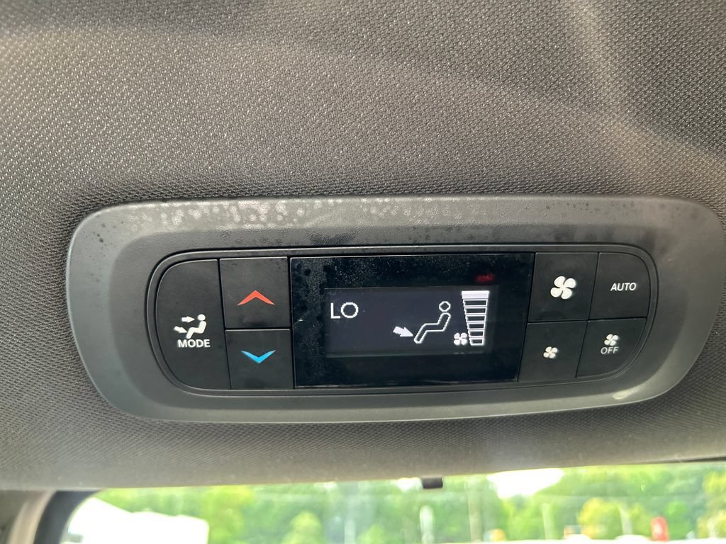 2020 Chrysler Pacifica Touring - Photo 17