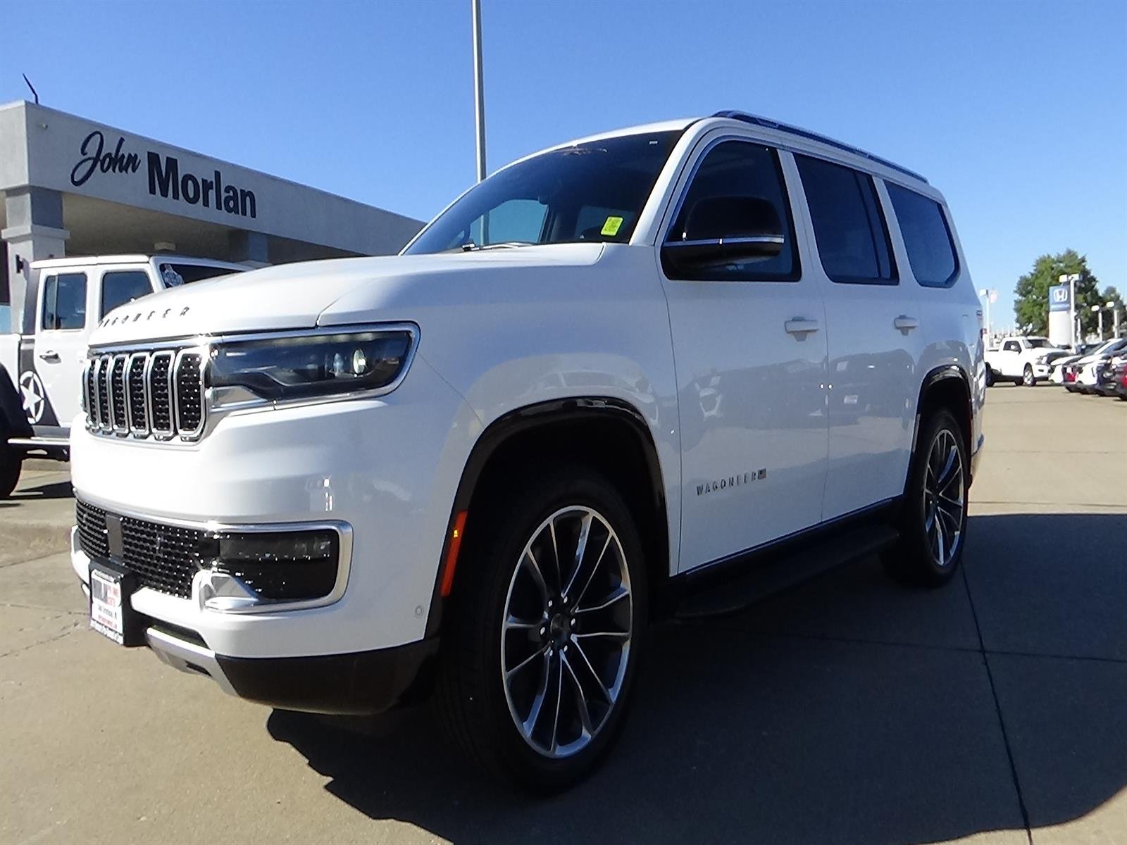 Used 2023 Bright White Clear Coat (pw7) Jeep Series II image 3