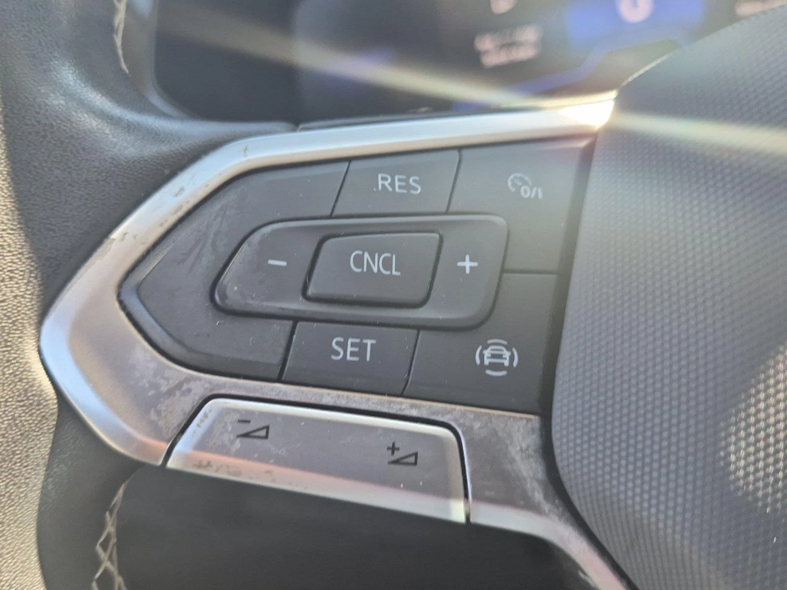 Used 2023 Dusk Blue Metallic VOLKSWAGEN  image 19