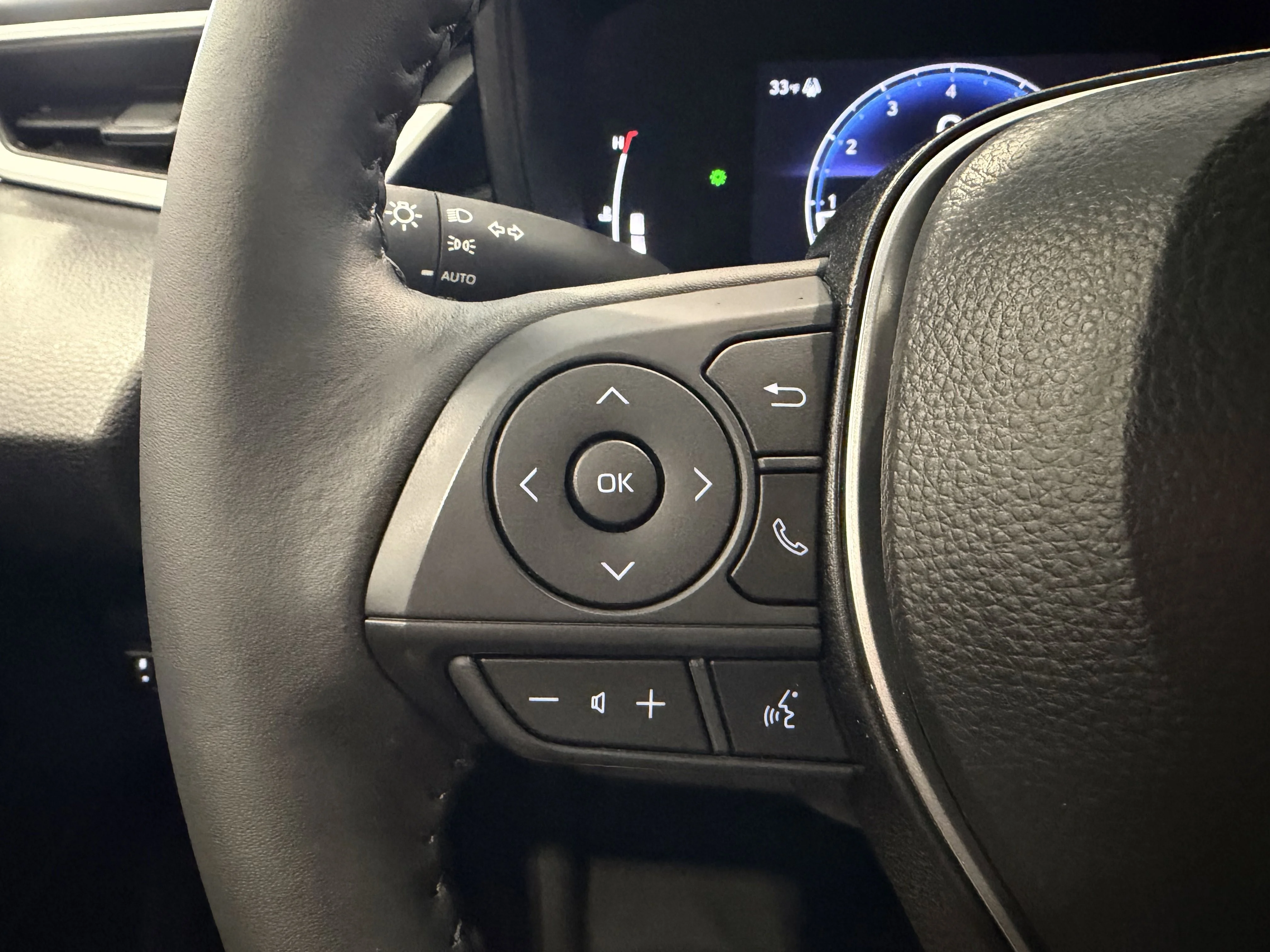 2026 Toyota Corolla SE - Photo 36