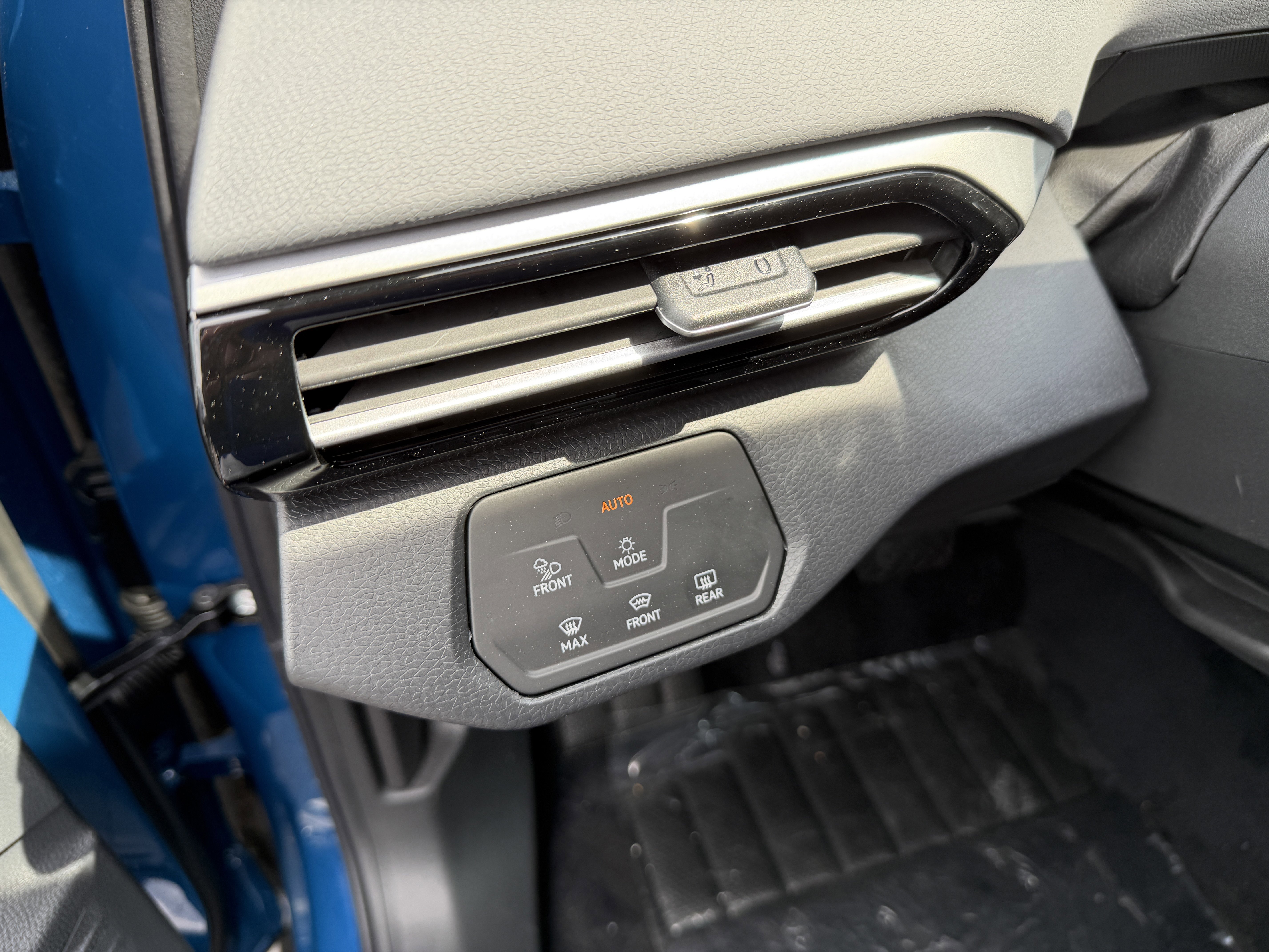 New 2026 Mountain Lake Blue Metallic Volkswagen Pro S image 14