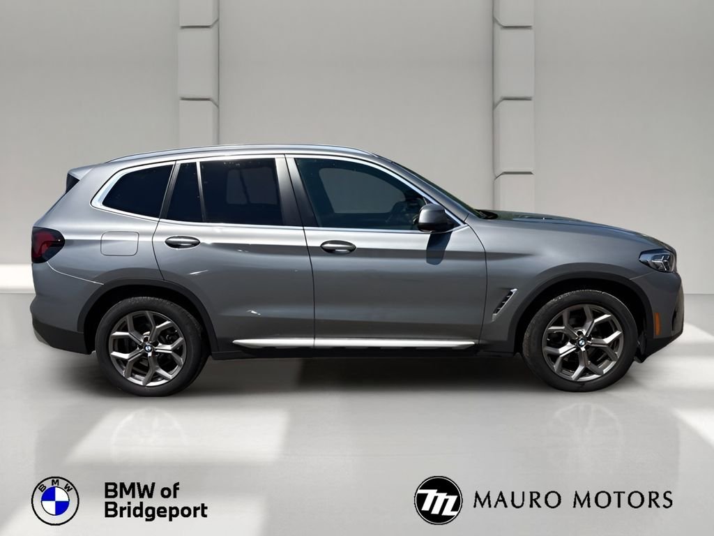 Used 2024 Gray BMW xDrive30i image 7