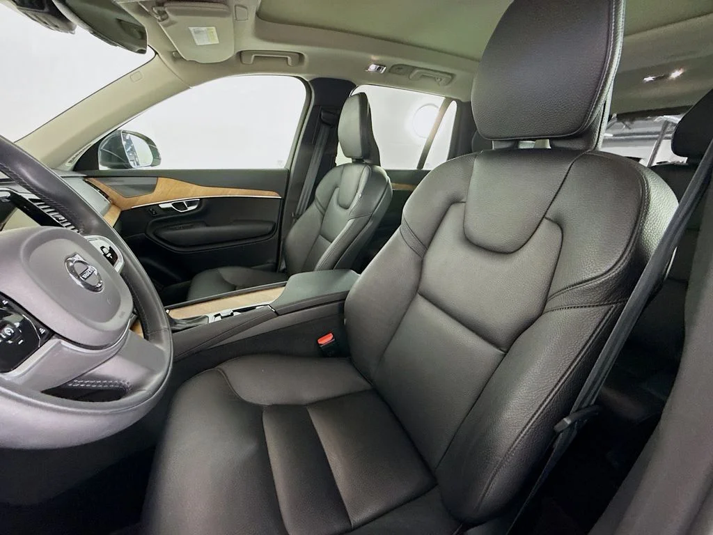 Used 2022 Gray Metallic Volvo T6 Momentum image 5