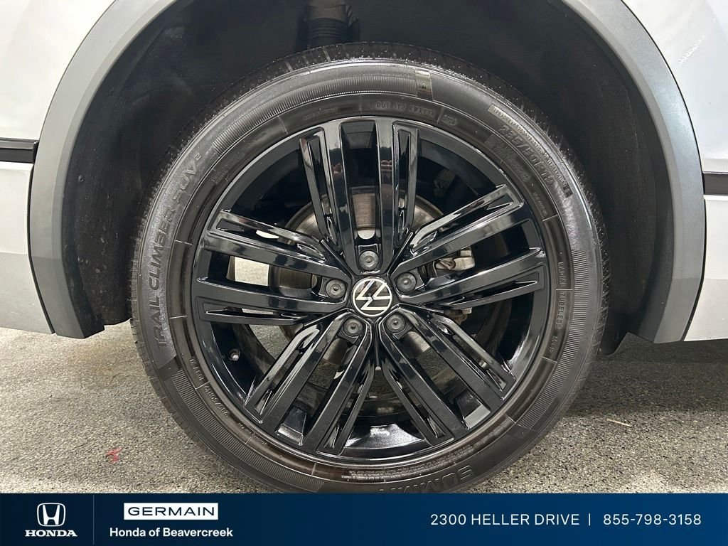 Used 2022 Silver Metallic Volkswagen 2.0T SE R-Line Black image 10
