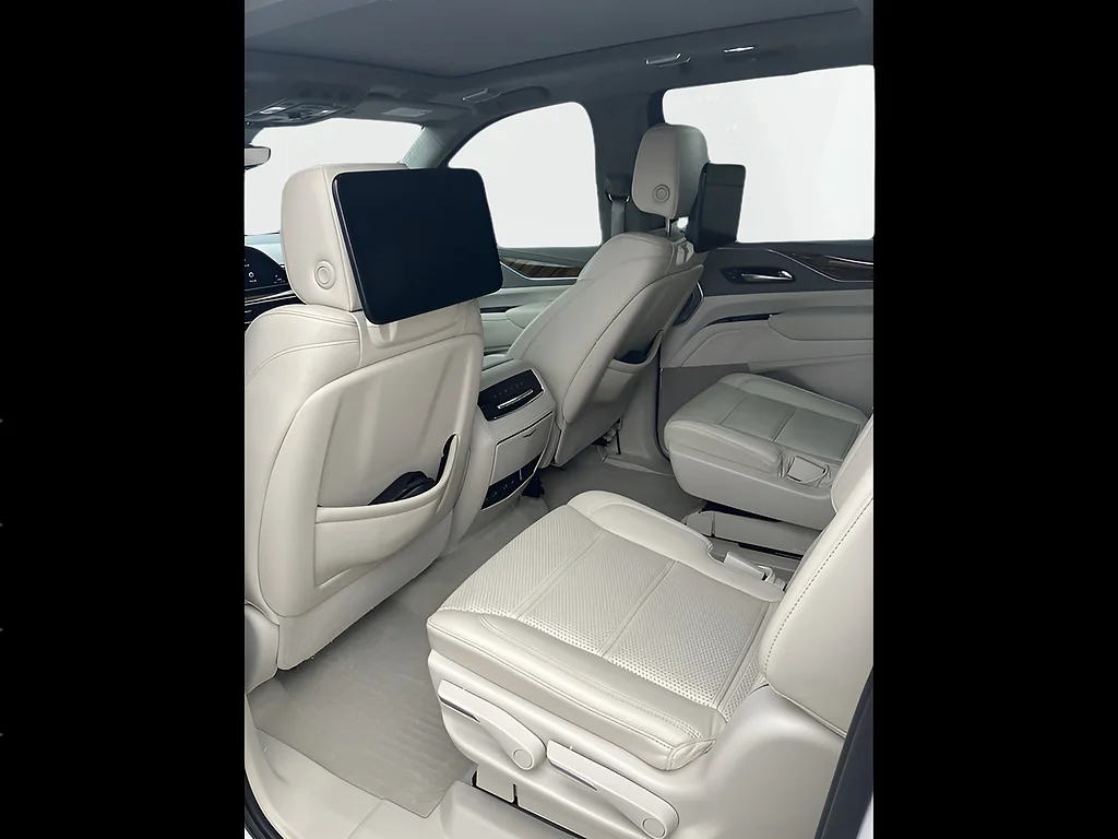 Certified Used 2024 Crystal White Tricoat Cadillac Sport Platinum image 9