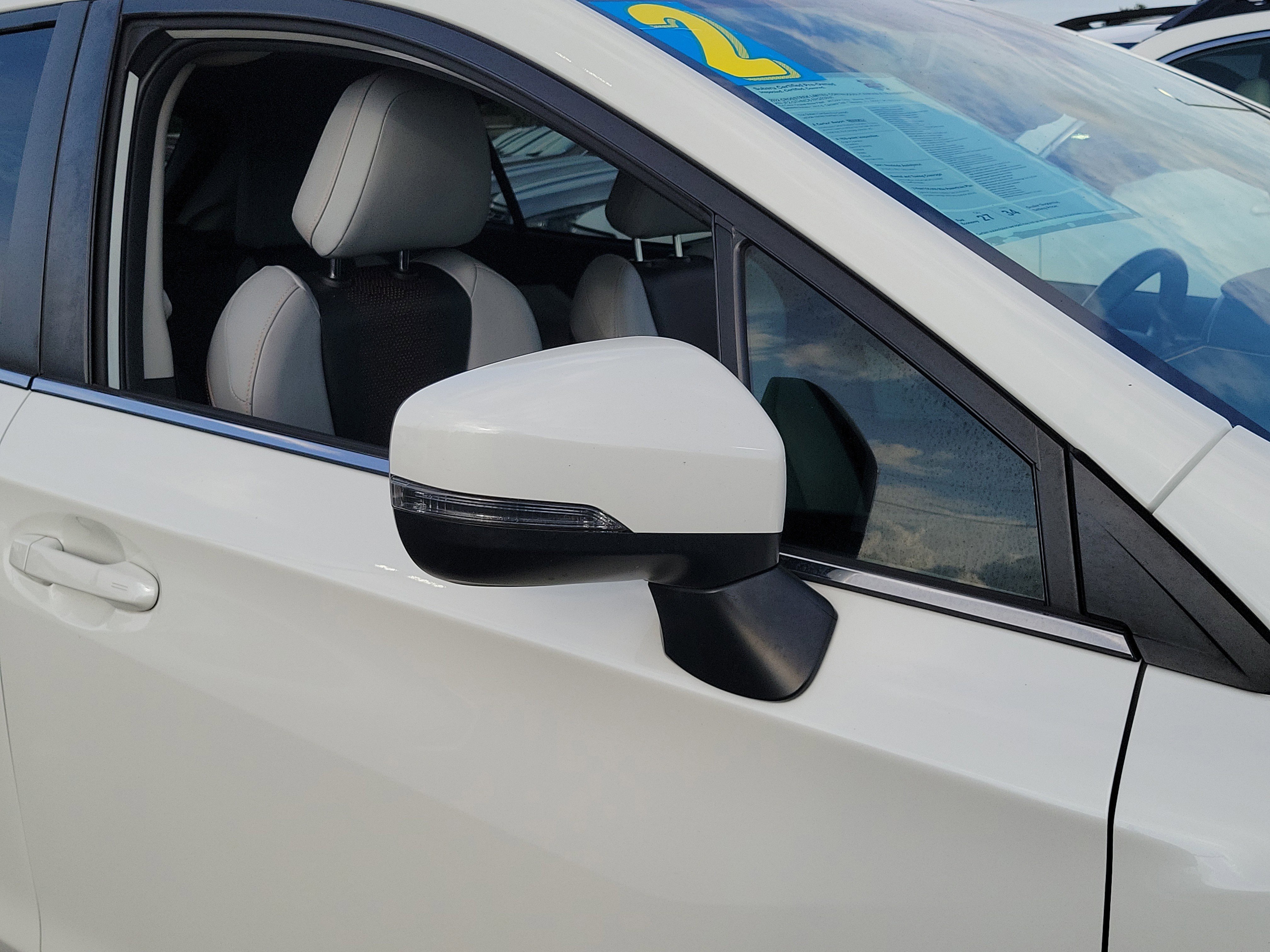 Used 2022 Crystal White Pearl Subaru Limited image 8