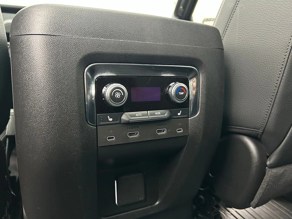 Used 2025 White GMC Denali image 27