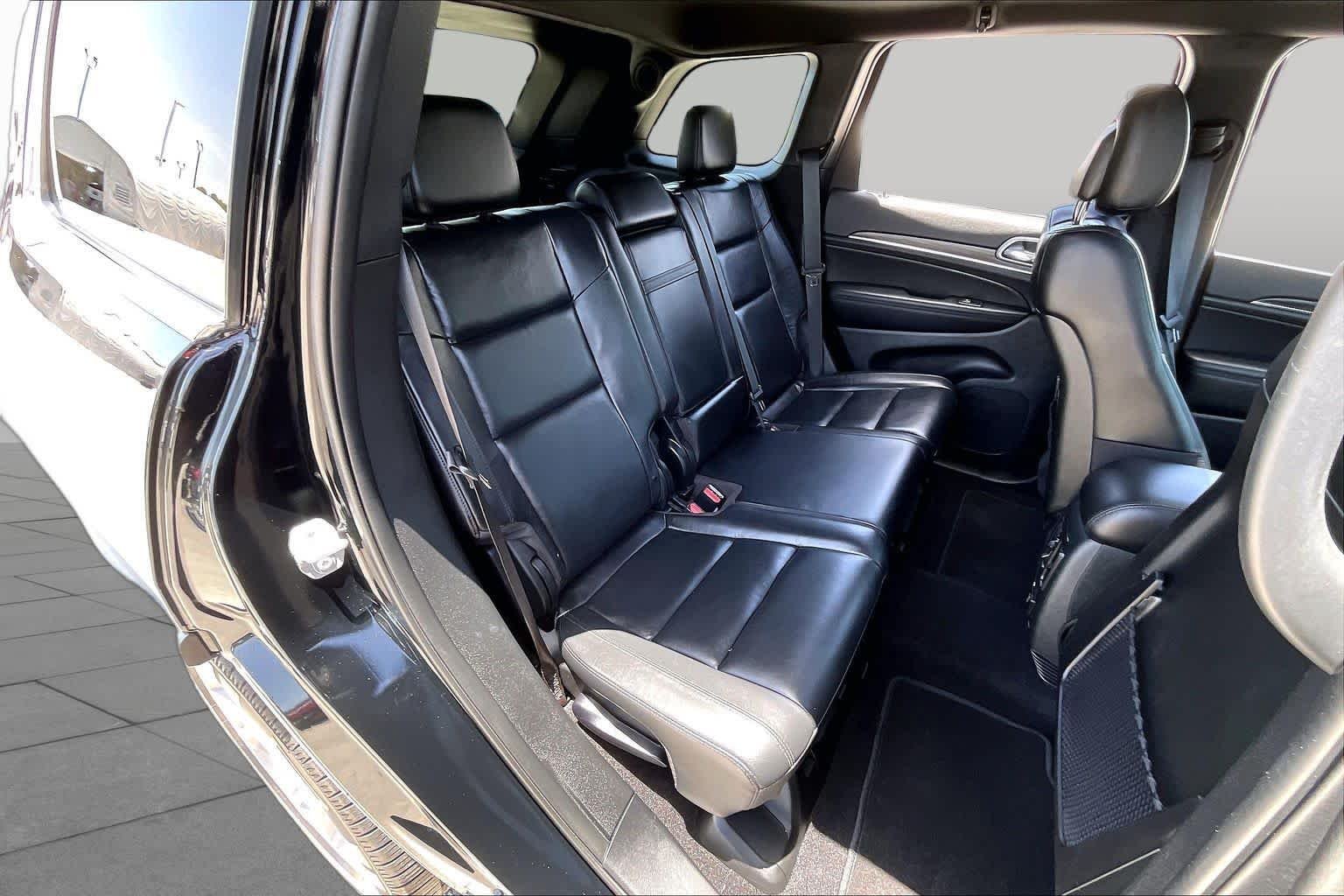 Used 2022 Diamond Black Crystal Pearlcoat Jeep Limited image 21