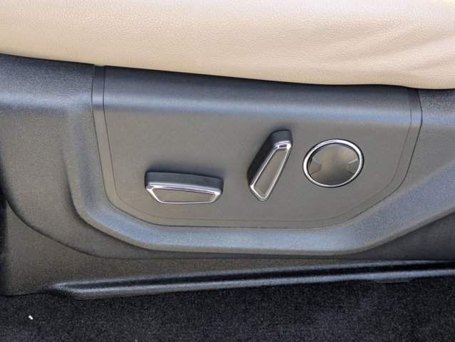 Used 2023  Ford  image 21