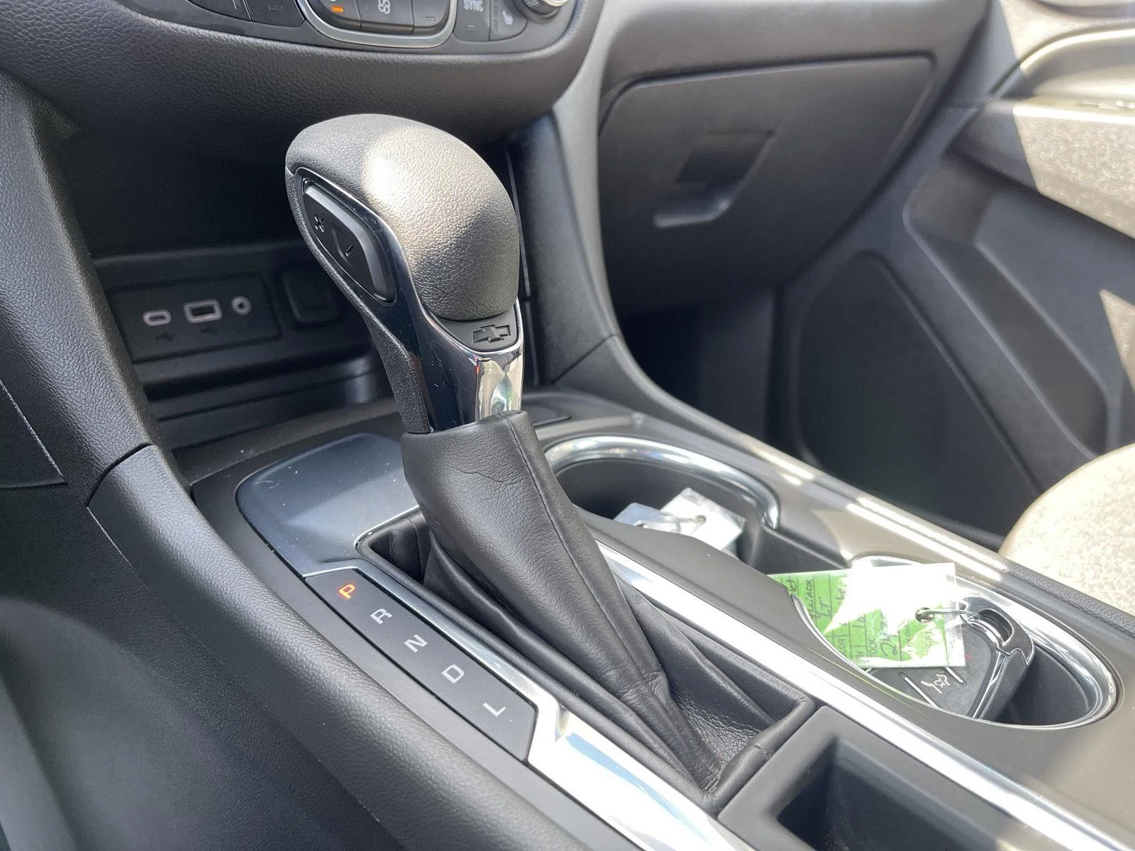 Used 2024 Summit White Chevrolet LT image 29
