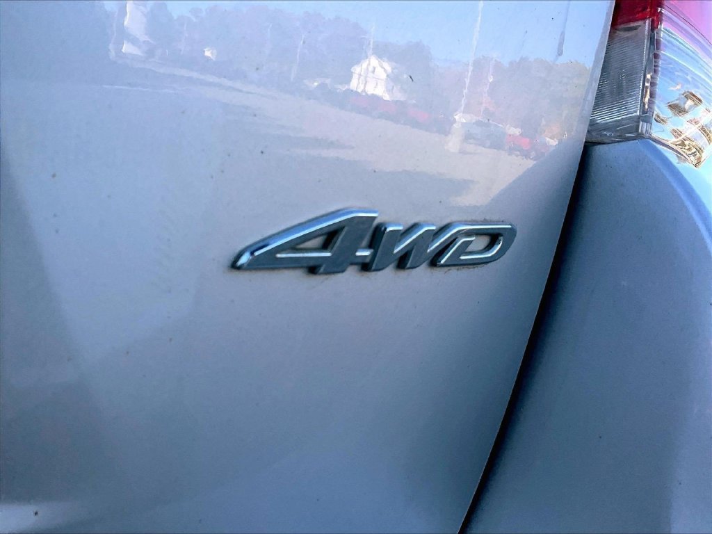 Used 2013 Silver Toyota Base image 29
