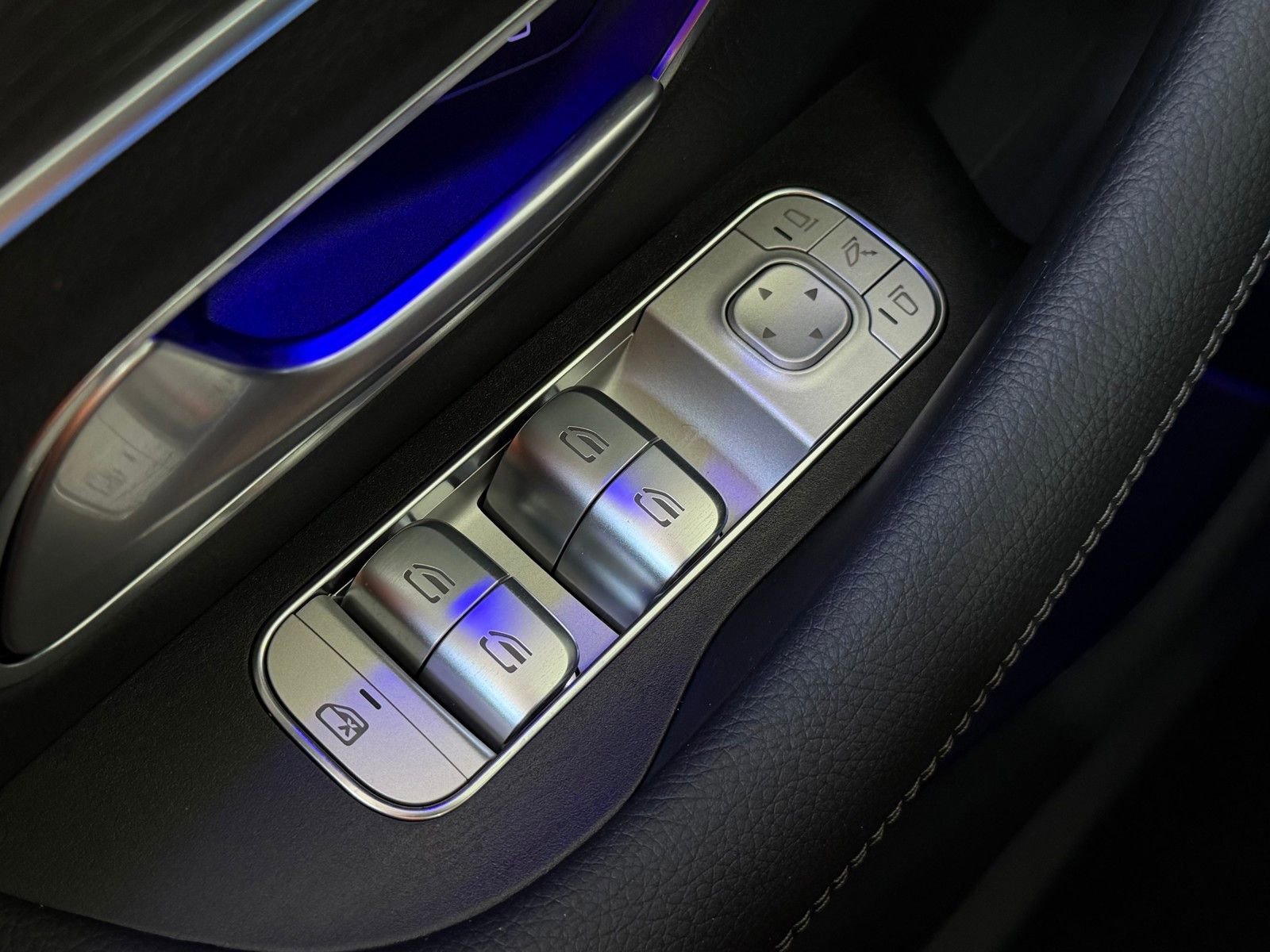 New 2026 Selenite Grey Metallic Mercedes-Benz GLS 450 image 46