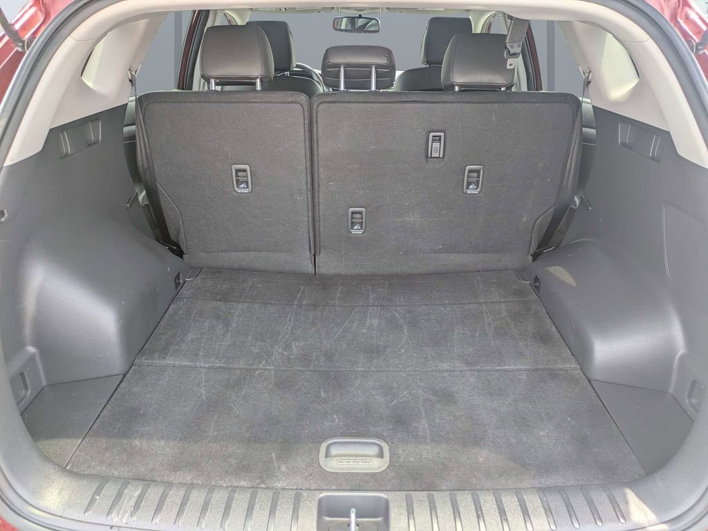 Used 2018 Red Hyundai SEL Plus image 12