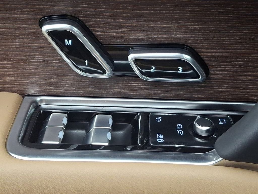 New 2026 Santorini Black Land Rover SE image 20