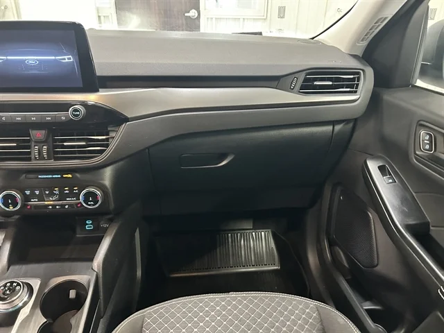 Used 2023 White FORD Active image 31