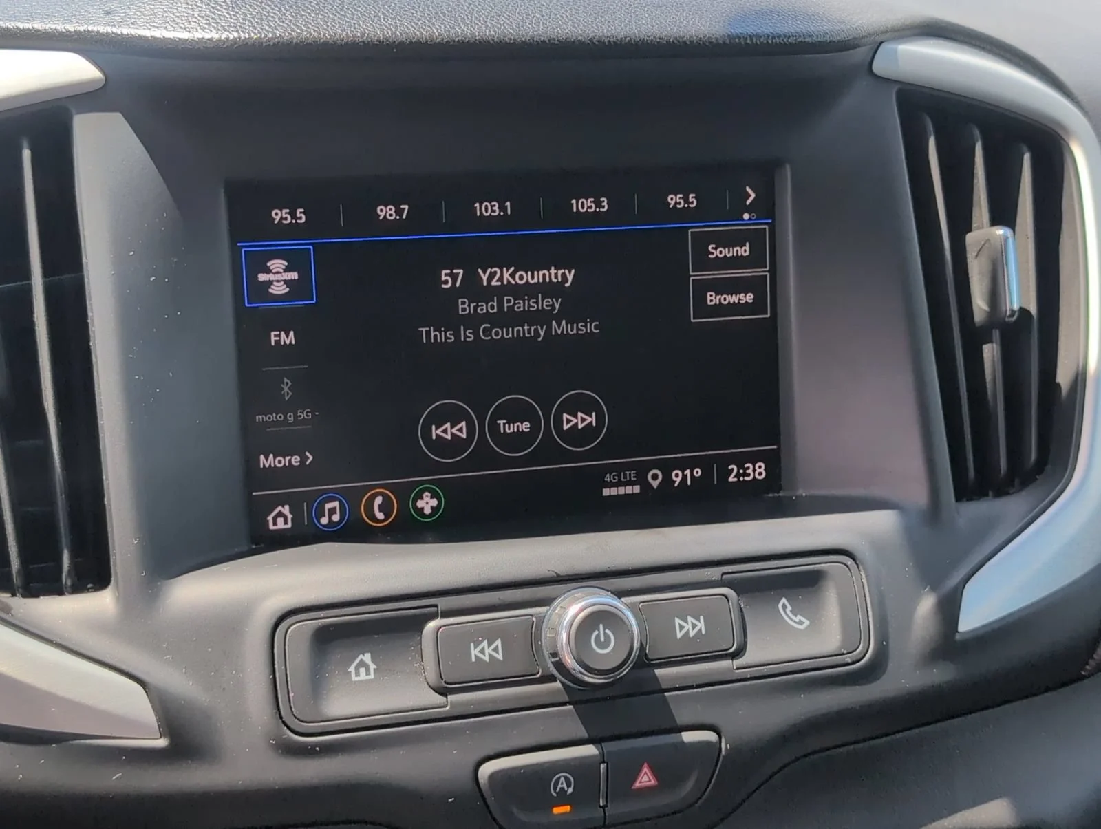 Used 2024 Sterling Metallic GMC SLE image 18