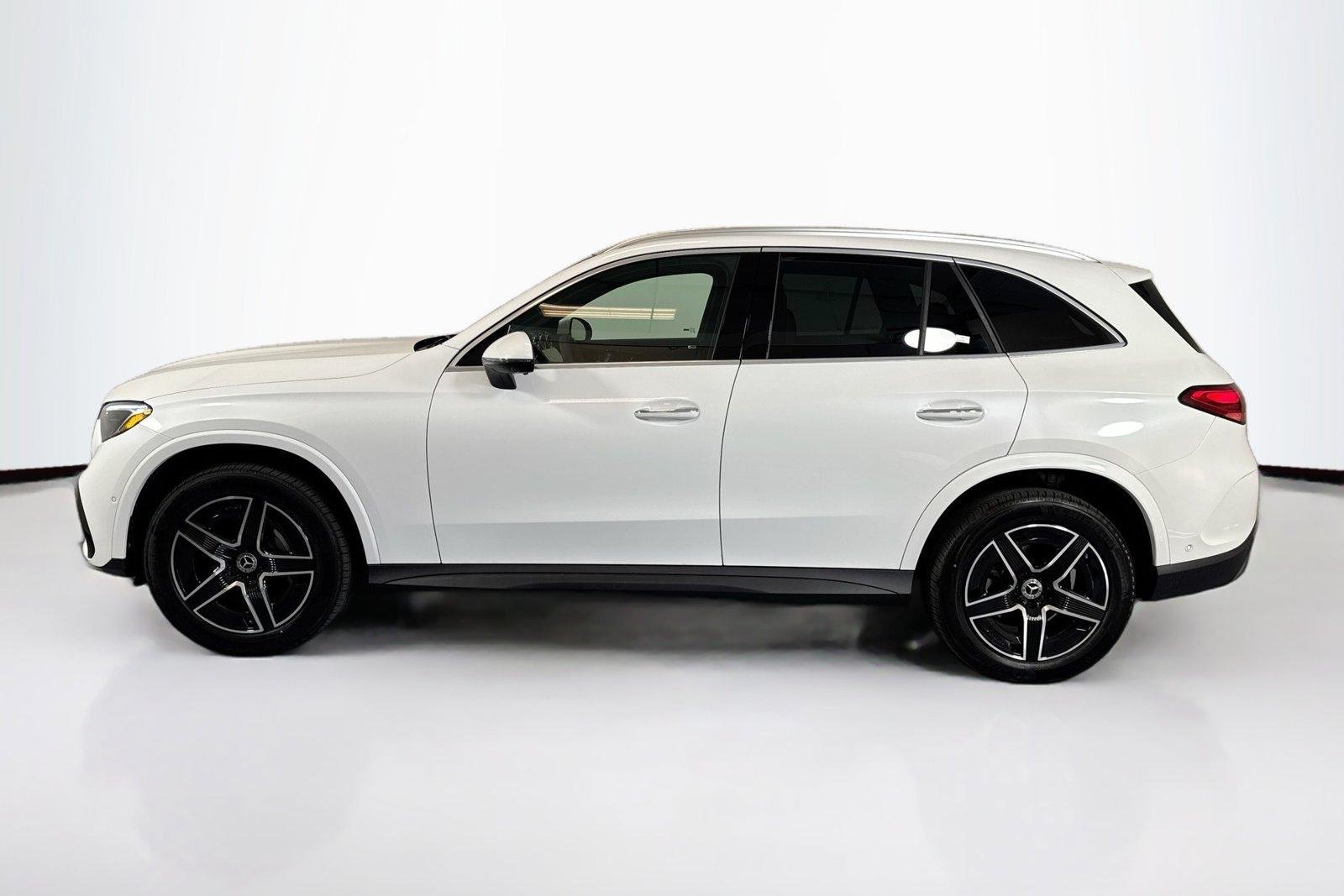 New 2026 Manufaktur Moonlight White Metallic Mercedes-Benz GLC 300 image 8