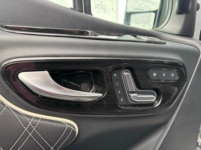 New 2026 Iridium Silver Mercedes-Benz Discovery Touring image 16