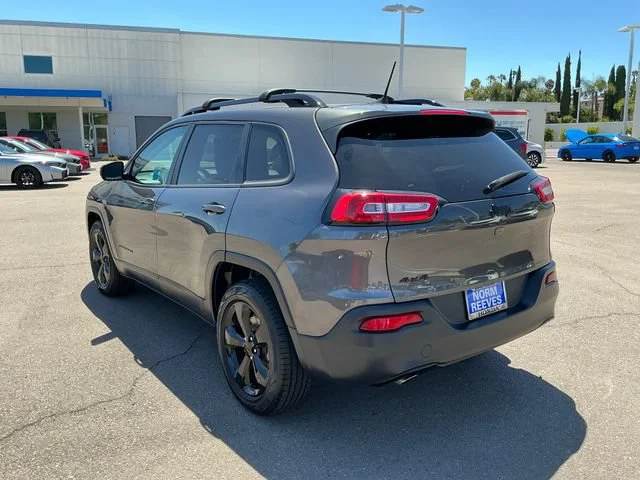 Used 2017 Granite Crystal Metallic Clearcoat Jeep Limited image 3