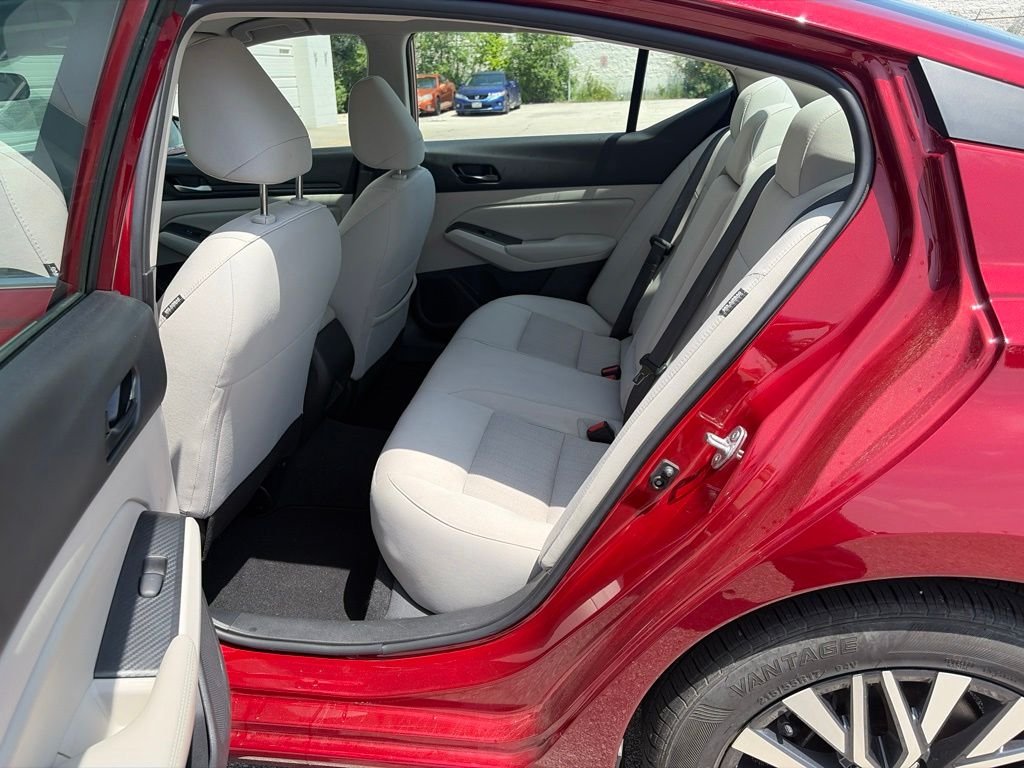 2025 Nissan Altima SV - Photo 17