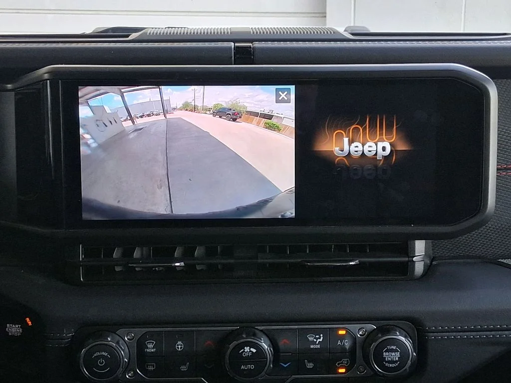 Used 2025 White Jeep Rubicon image 15